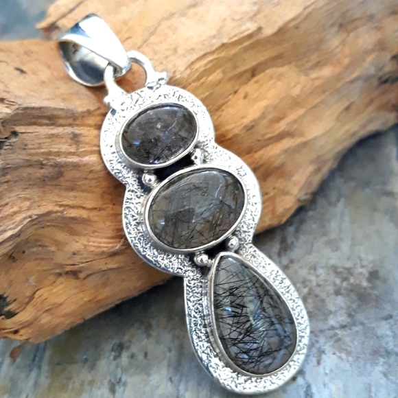 Black Tourmaline in Quartz Silver Pendant - Picture 1 of 4